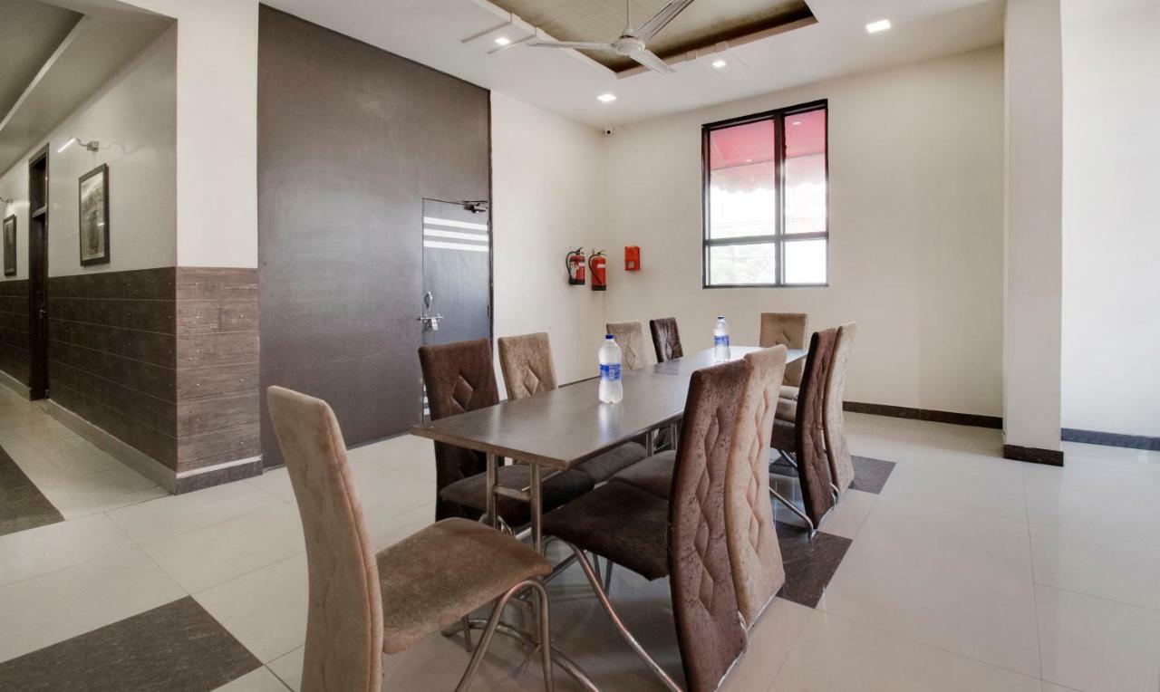 Itsy By Treebo - Royale Inn Meerut Exterior photo