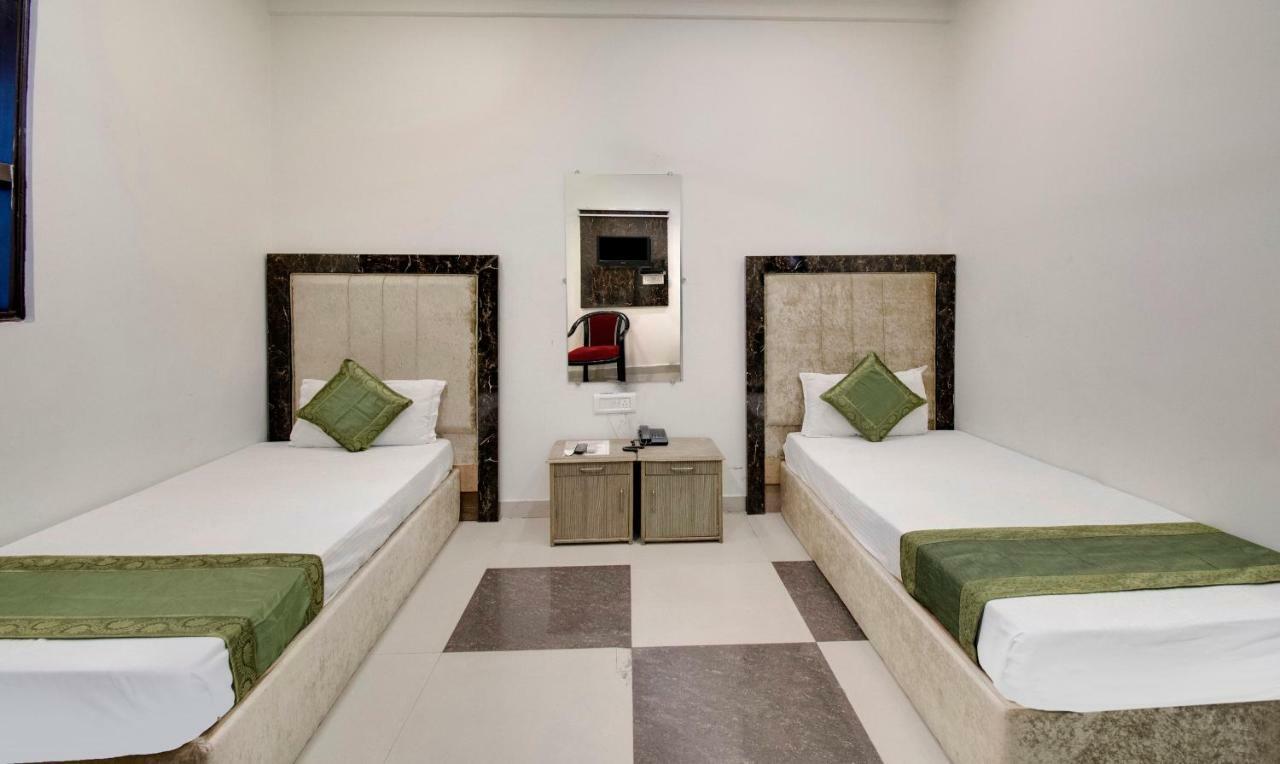 Itsy By Treebo - Royale Inn Meerut Exterior photo